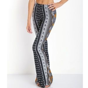 Janis Bells Navy Daisy